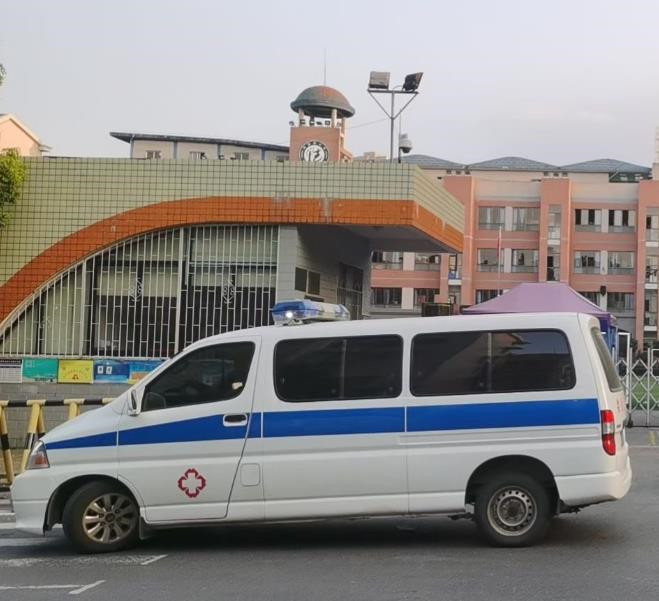 滦平救护车出租护送骨折病人一公里多少钱